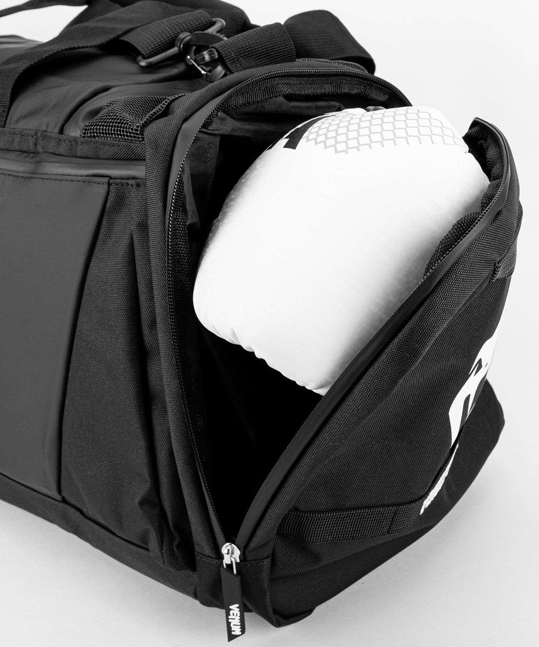 Bolsa de deporte Venum trainer lite evo (negra/blanca)8