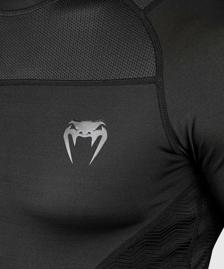Rashguard grappling Venum g-fit (negra/negra)3