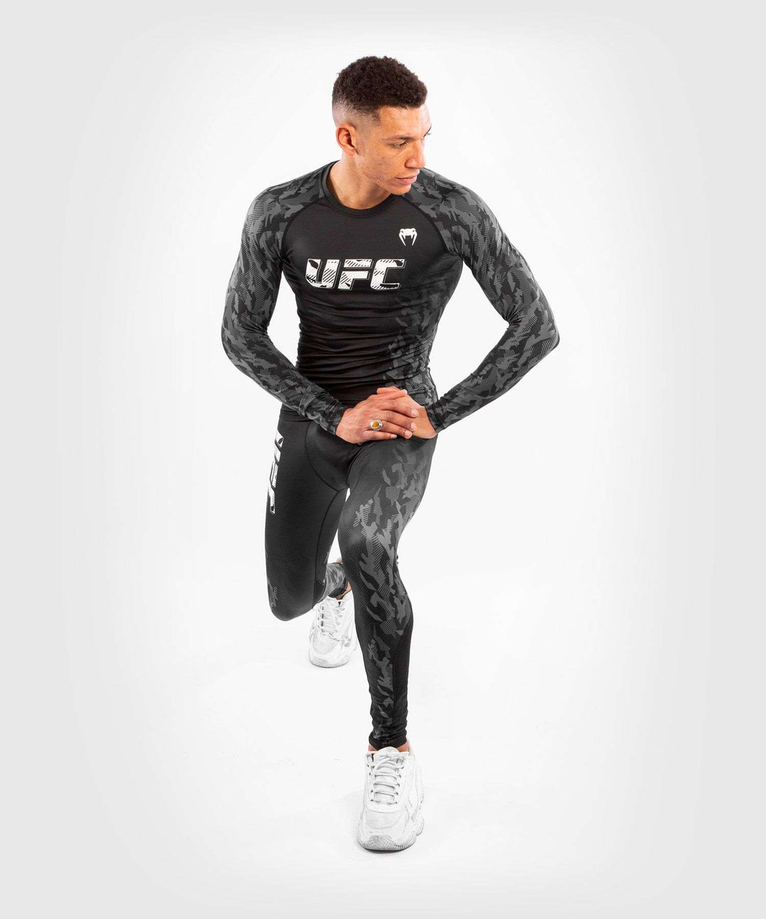 Rashguard MMA Venum UFC (negra)5