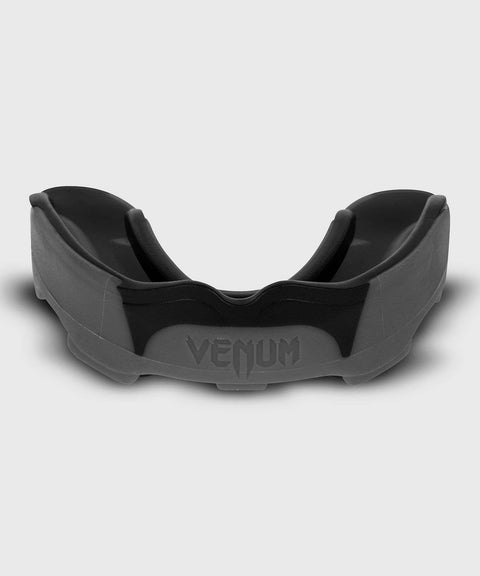 Bucal boxeo Venum Predator negro gris