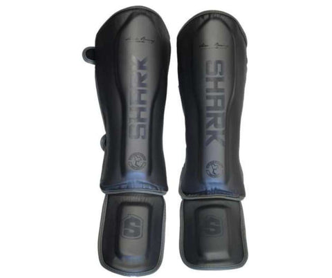 Espinilleras muay thai Shark victory gris