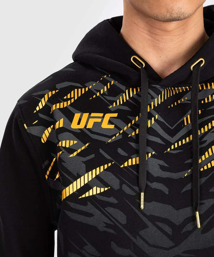 Sudadera Venum UFC champions con capucha 3