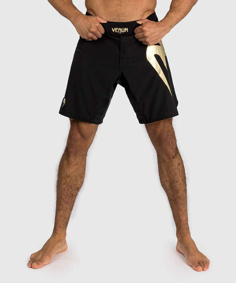 Pantalón corto de lucha Venum light 5.0 negro oro