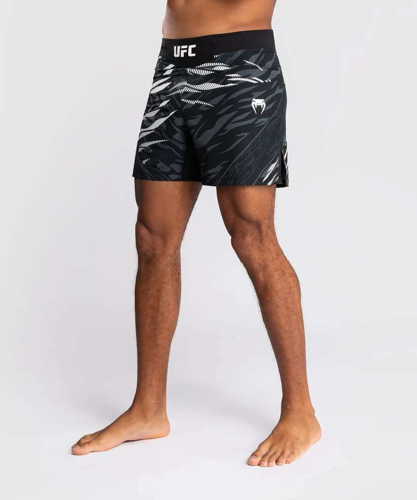 UFC fusion Venum authentic fight shorts negro blanco 1
