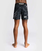 UFC fusion Venum authentic fight shorts negro blanco