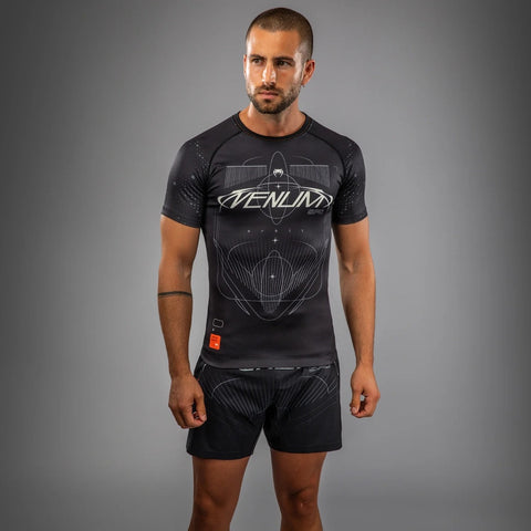 Rashguard Venum Eclipse manga corta negro ivory