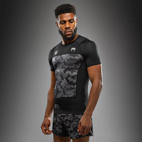 Rashguard Venum Polaris manga corta negro
