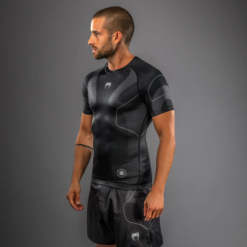 Rashguard BJJ Venum nexus negro plata 1