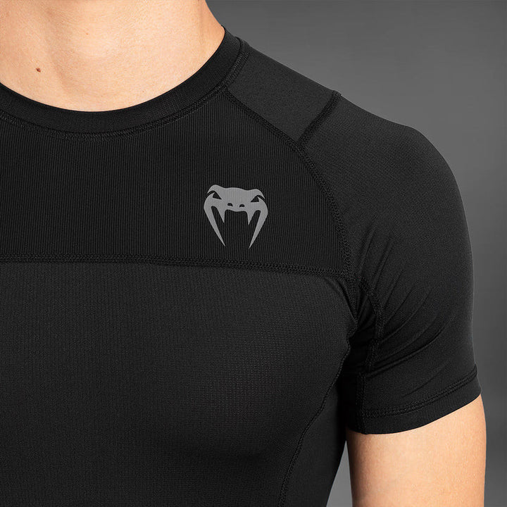 Rashguard grappling Venumn G Fit negra 3