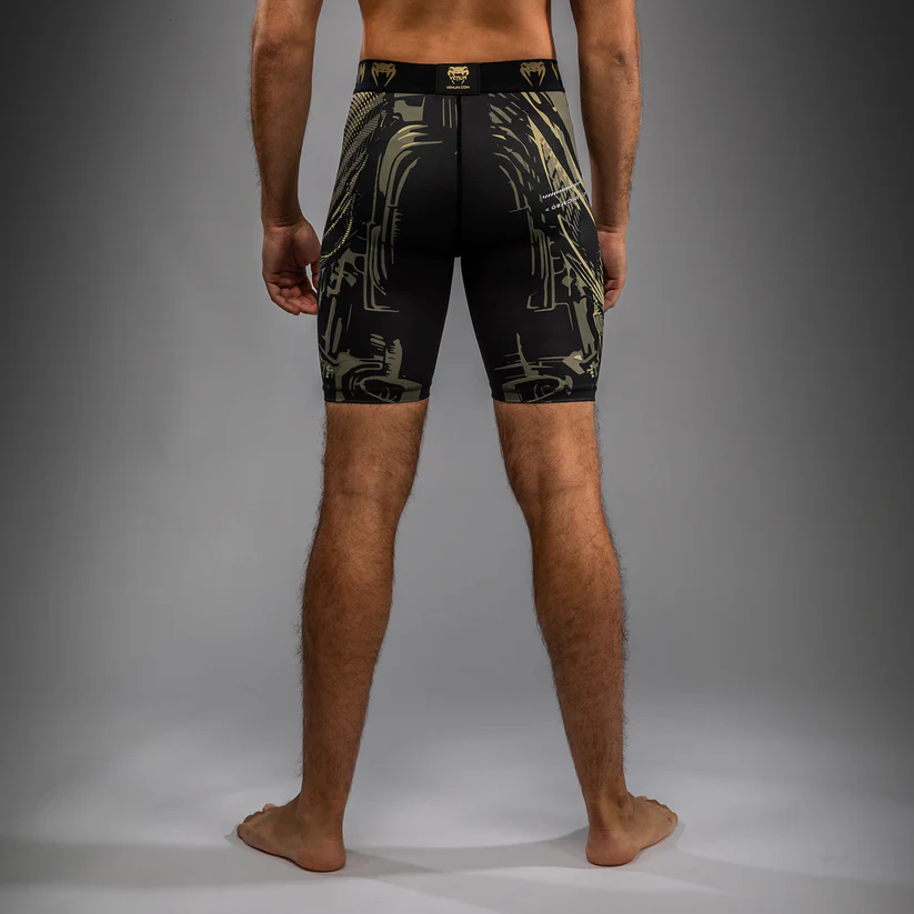 Shorts vale tudo Venum invader negro sand 2