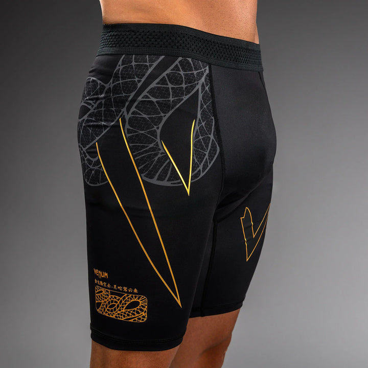 Vale tudo shorts Venum serpenti negro 5