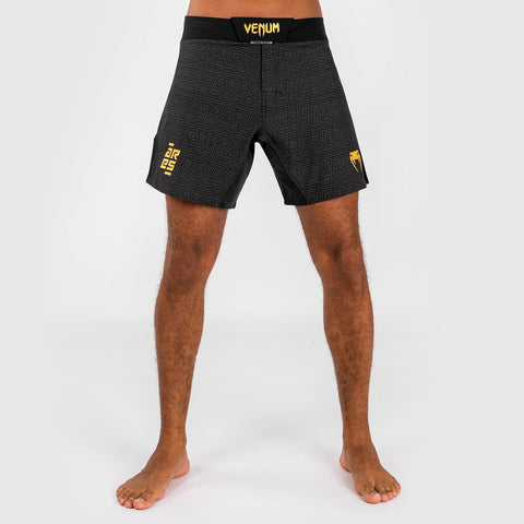 Venum x ares fight shorts negro oro
