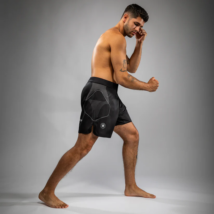 Venum nexus pantalones cortos de lucha negro plata 5