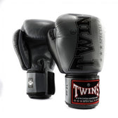 Guantes muay thai Twins BGVL8  gris